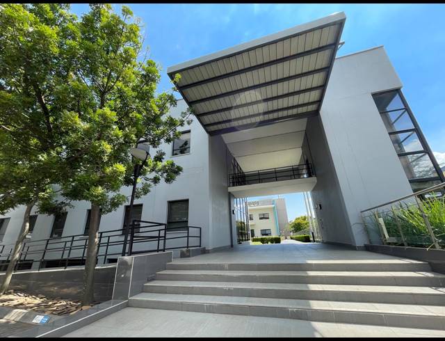2,168M² OFFICE TO LET IN BRYANSTON
